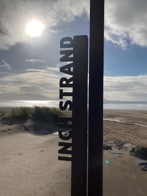 Beach - Grandad's Cottage with fantastic views of the Kerry mountains! (Kerry)