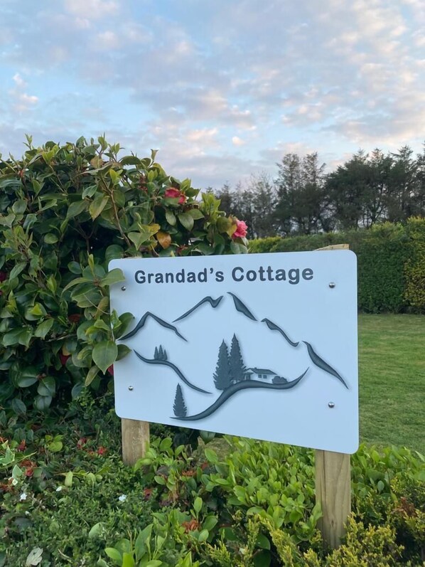 Property grounds - Grandad's Cottage with fantastic views of the Kerry mountains! (Kerry)