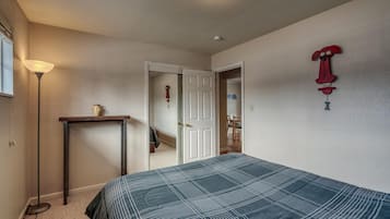 3 chambres, fer et planche à repasser, lit parapluie, Wi-Fi gratuit