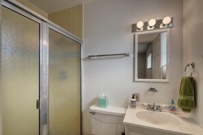 Hair dryer, towels - Cozy Bear Cottage-  Nice large home in town.  Close to Ski Cooper! (Leadville)