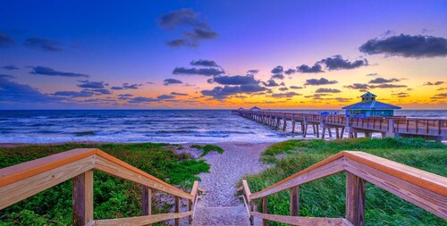 5BR Ashe Oasis: WiFi, Parking, Near Beach, Game Room, Hot Tub + Free Coffee




