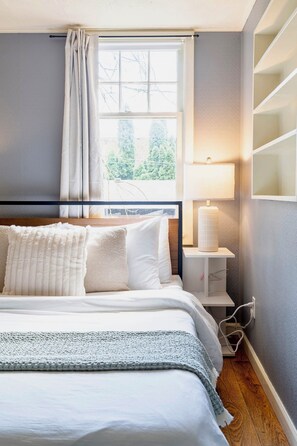 2 soverom, strykejern/-brett, wi-fi (inkludert) og sengetøy