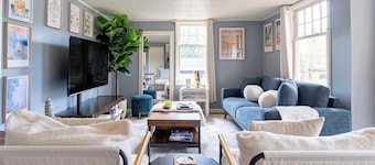 Hidden gem in vibrant downtown Redmond mins/ from Microsoft Marymoor,Woodinville