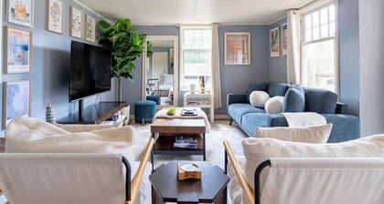 Hidden gem in vibrant downtown Redmond mins/ from Microsoft Marymoor,Woodinville