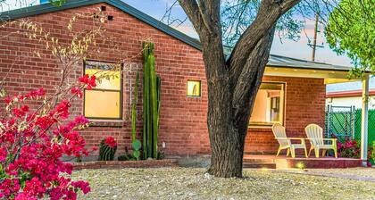 Clean Modern Centrally Located Home - 5 mins to UofA & Downtown
