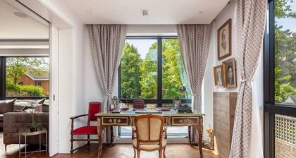 Highgate - Luxury 4-Bedroom Spacious House with Indoor Pool