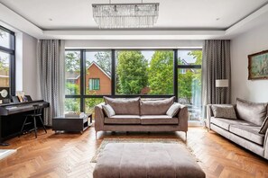 Smart TV, fireplace, printers