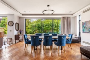 Interior - Highgate - Luxury 4-Bedroom Spacious House with Indoor Pool (London)