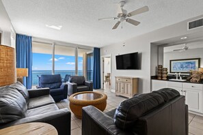 Télévision, table de tennis de table