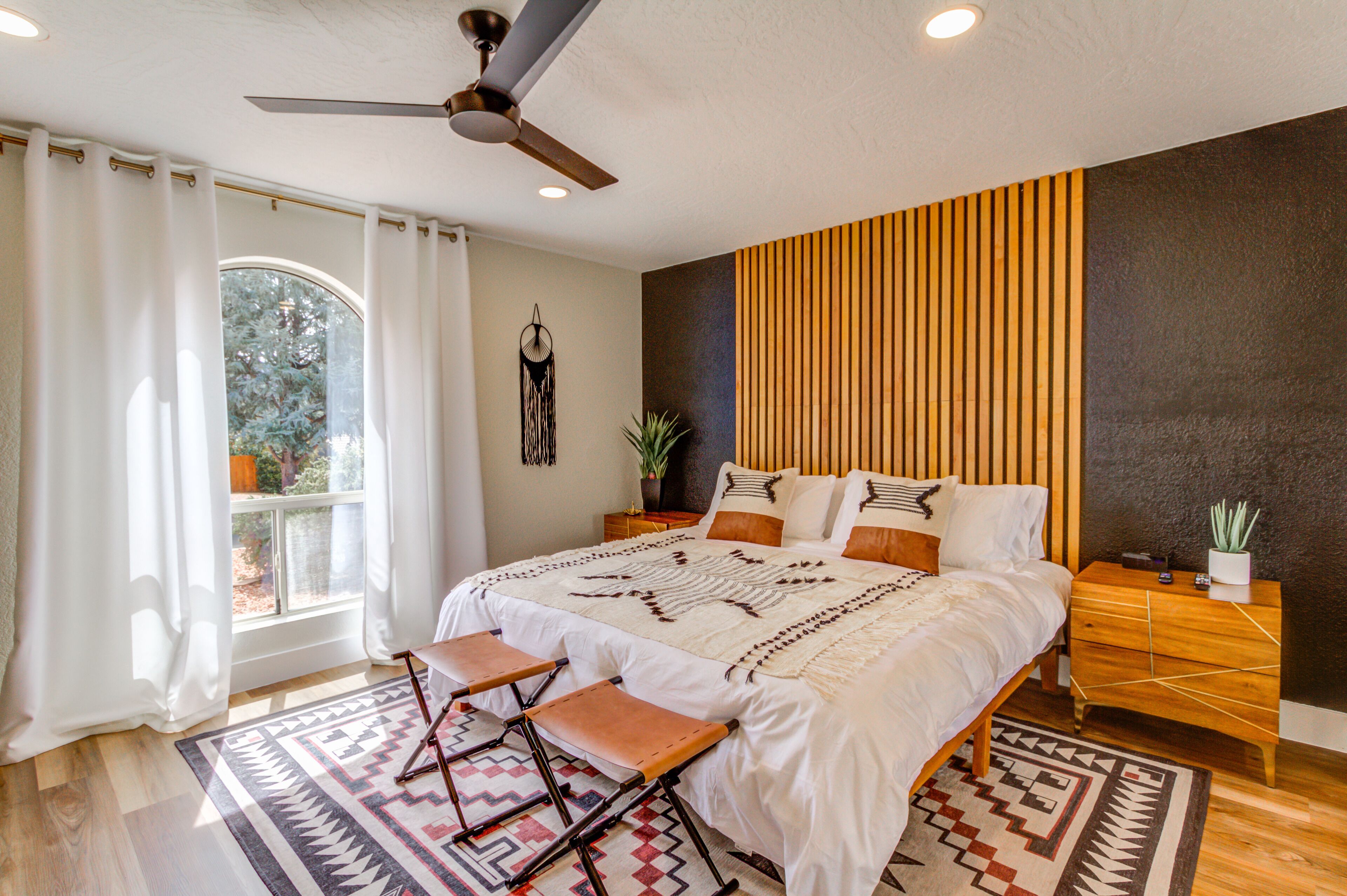 New Luxury Home+Best Location+Hiking+Parking