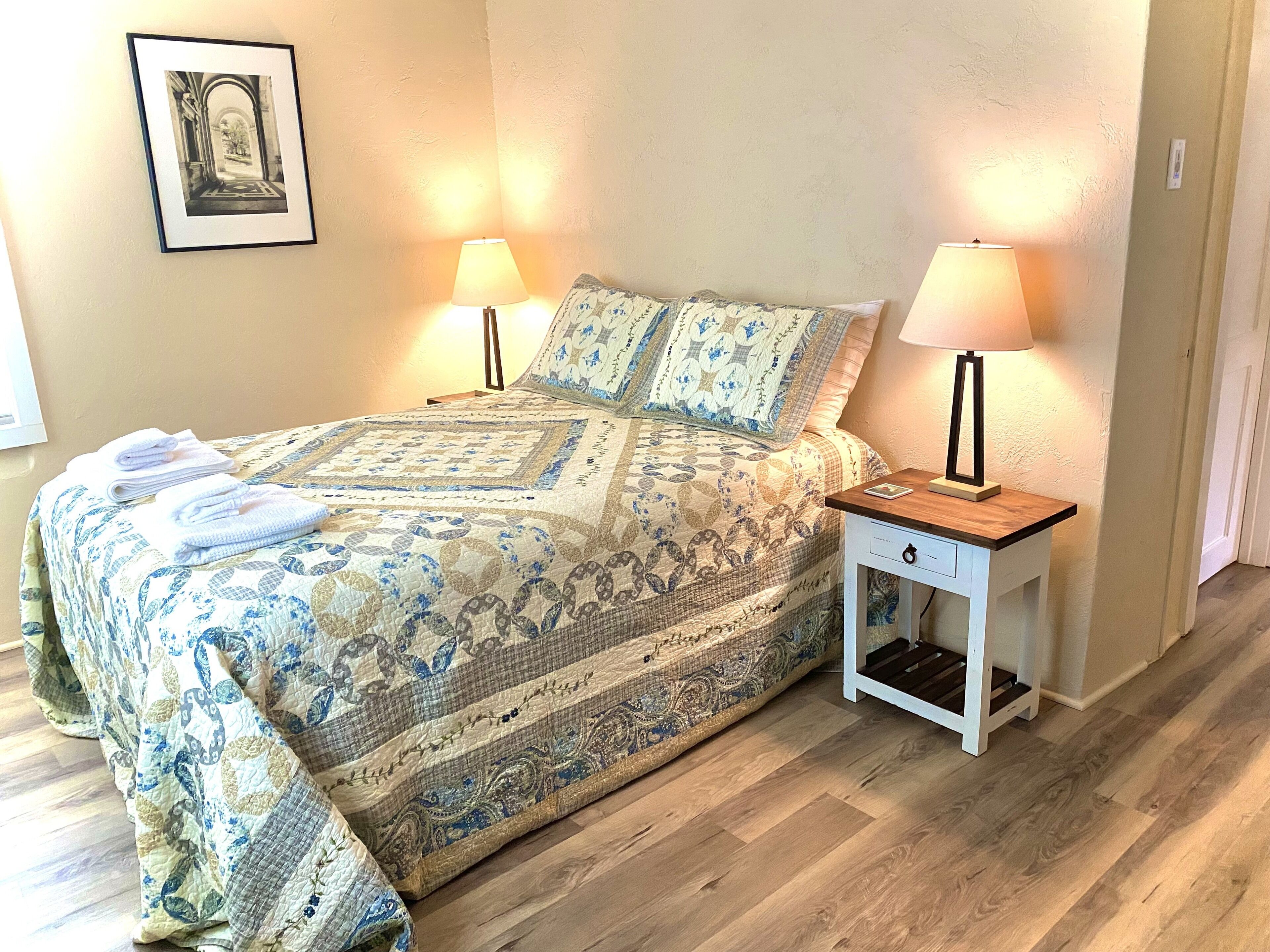 2 chambres, fer et planche à repasser, Wi-Fi gratuit, draps fournis