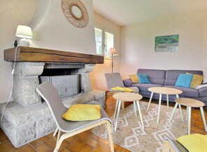 TV, fireplace, offices