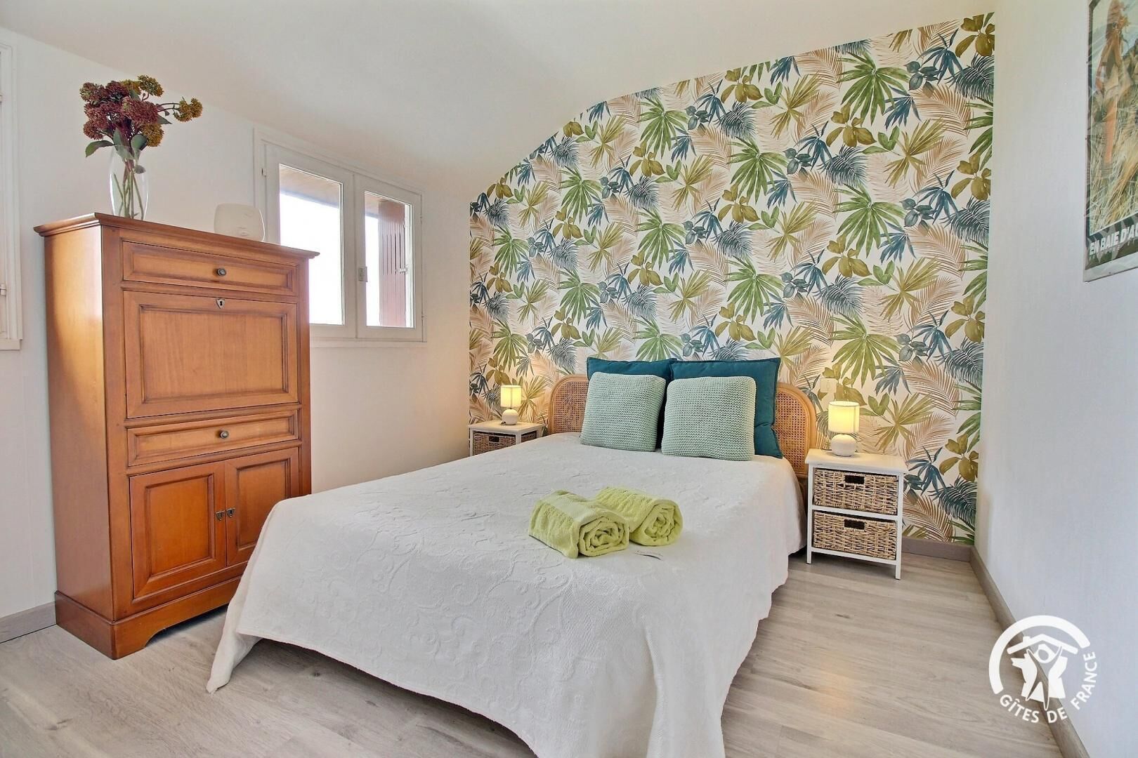 4 soverom, skrivebord, strykejern/-brett og wi-fi (inkludert)