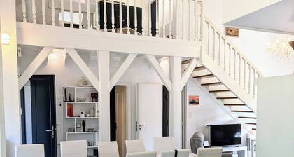 LARGE COSY HOUSE 14 persons OPEN SPACES GARDEN PARKINGS BEACH