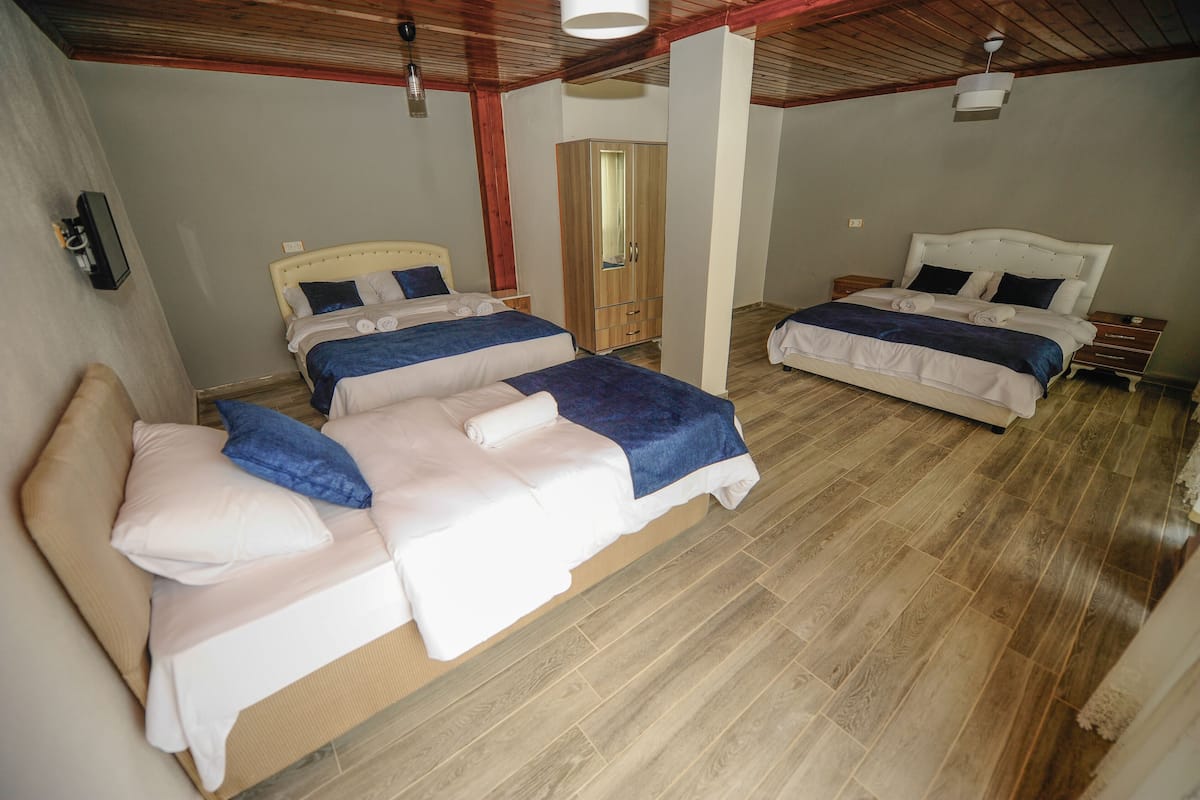 Deniz Manzarali 5 kisilik Oda | 1 dormitorio, sábanas de algodón egipcio, ropa de cama de alta calidad