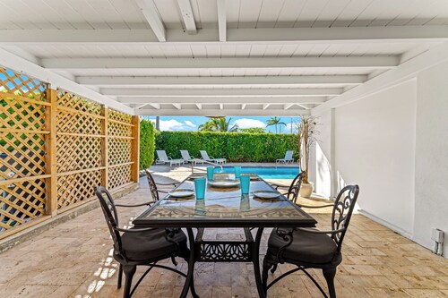 Ultimate beach getaway at this renovated studio in the charming town of Lauderdale By The Sea