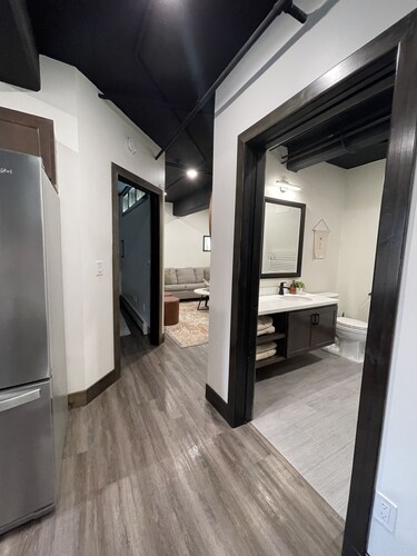 Canalside Suite- Downtown Houghton Ground Level Apartment