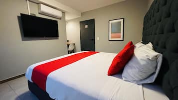 Double Room | In-room safe, desk, free WiFi, bed sheets