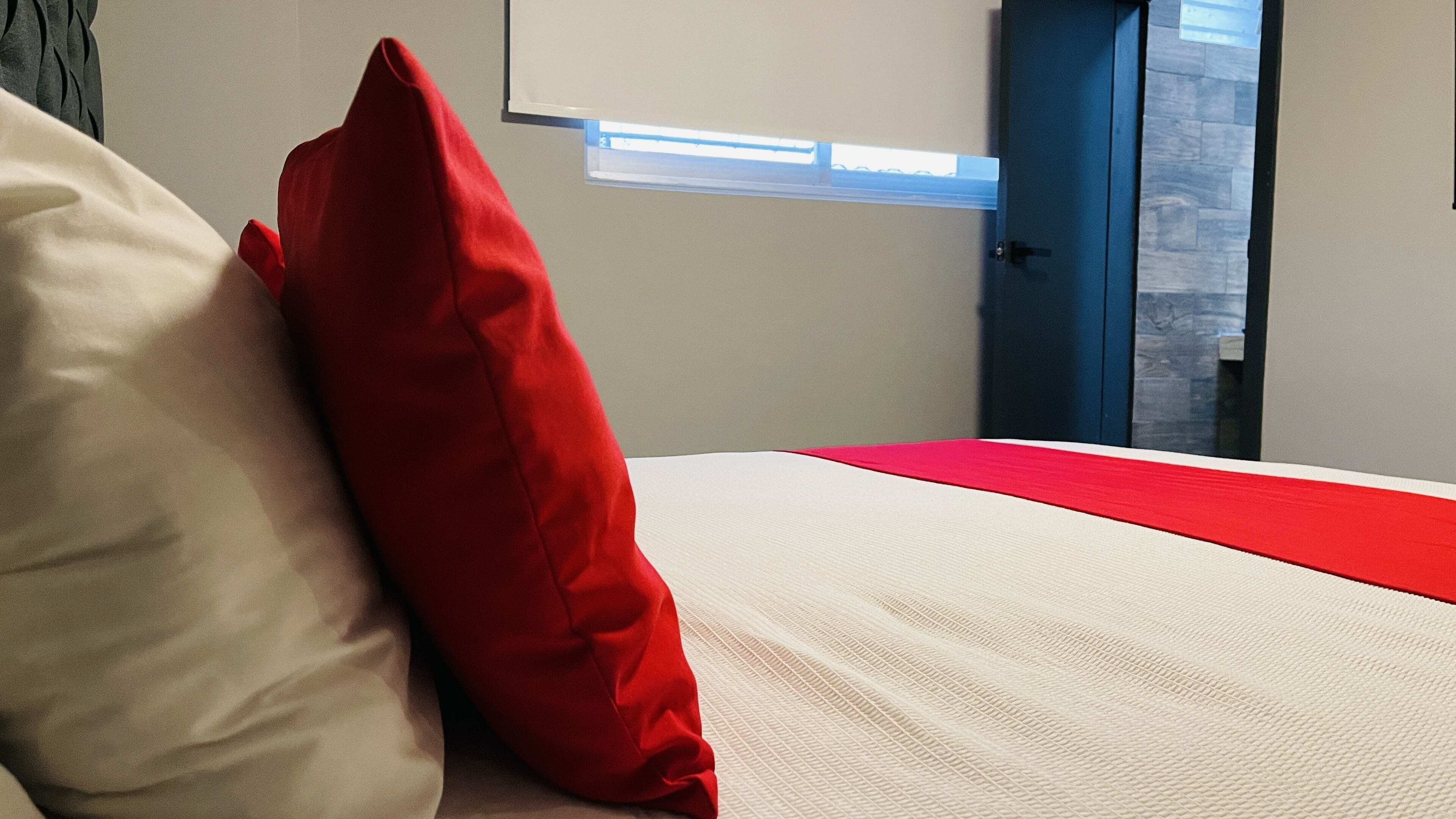 double room | in-room safe, desk, free wifi, bed sheets