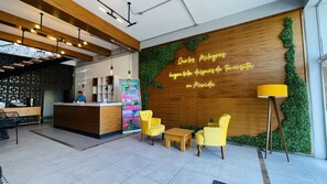 Quầy tiếp tân