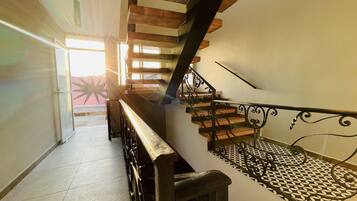 32-inch flat-screen TV with cable channels, Netflix, streaming services