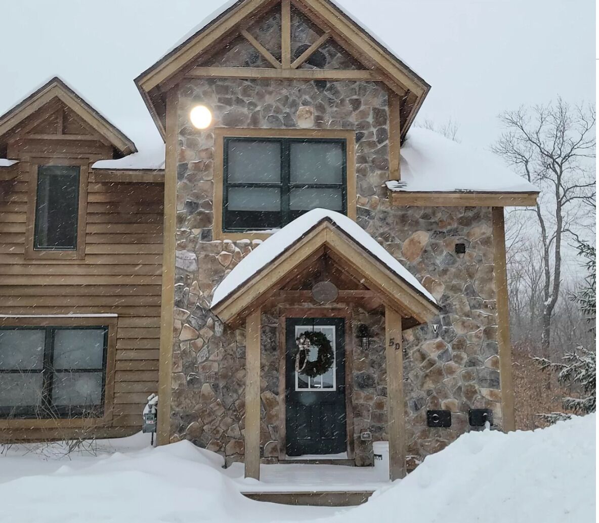 Cozy ski retreat on Mt. Snow!