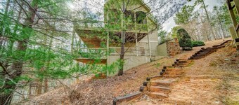 Lake's Edge Lodge - Water Views, & Community Golf!