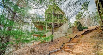 Lake's Edge Lodge - Water Views, & Community Golf!