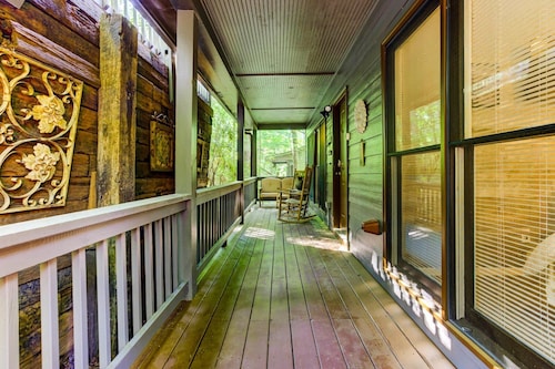 Hibernation Station - Community Amenities + Wooded Views