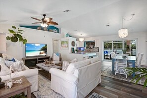 Smart TV, fireplace, ping pong, books