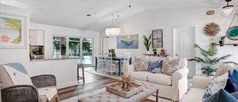 Smart TV, fireplace, DVD player, table tennis