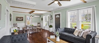 Charming 4 bedroom farmhouse with large backyard for entertaining!