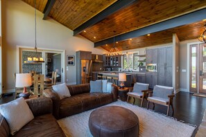 TV, fireplace, music library, video library - Sweet Sejour - Luxury home in BRMC with long views, hot tub, pool table (Boone)