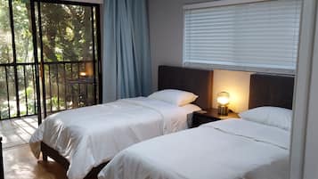 2 bedrooms, desk, iron/ironing board, free WiFi