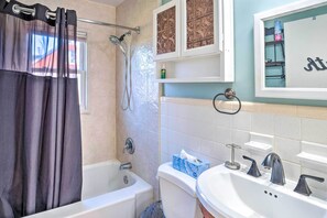 Kostenlose Toilettenartikel, Haartrockner, Handtücher, Seife