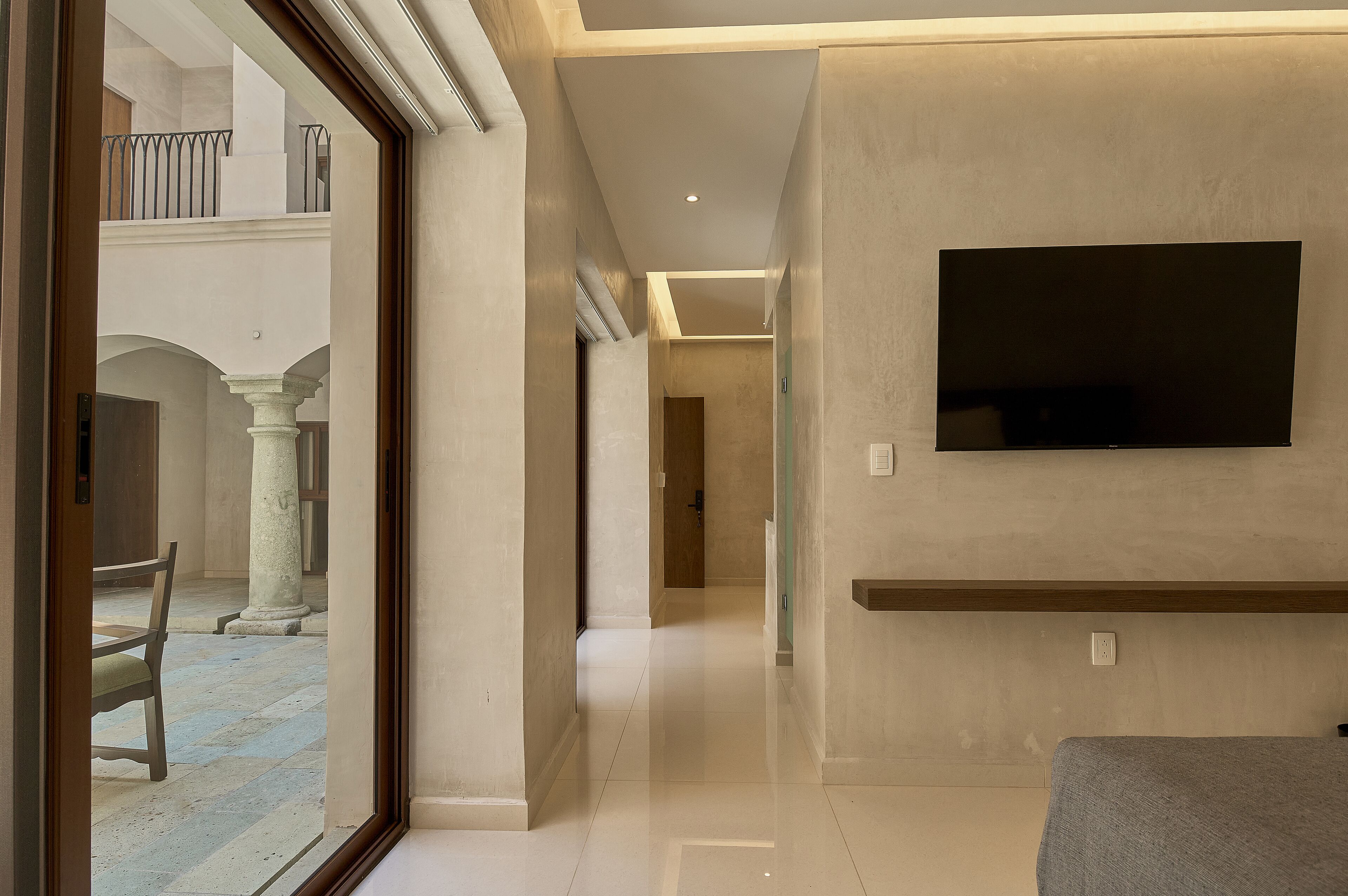 Junior-studiosviitti | Tallelokero huoneessa, ilmainen Wi-Fi, vuodevaatteet