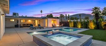 Desert Retreat-Sleeps 10, Heated Pool & Spa & Ping Pong, Family & Pet Friendly,