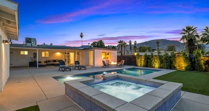 Desert Retreat-Sleeps 10, Heated Pool & Spa & Ping Pong, Family & Pet Friendly,