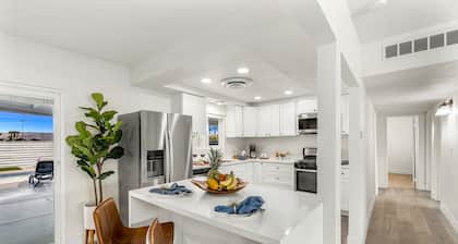 4BR Retreat | Resort-Size Heated Pool, Spa & Ping Pong | Pet Friendly | Sleeps 8