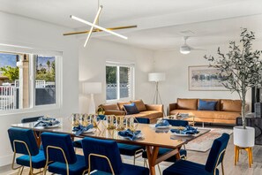 Smart TV, table tennis