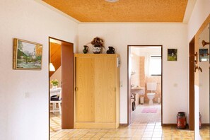 صورة غير مصنفة، 2 من 16، زرّ