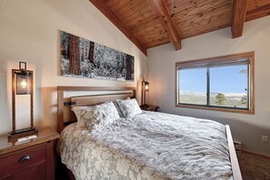 2 bedrooms, WiFi - Timber Ridge 28: Ski In/ Ski Out, Spectacular View (Mammoth Lakes)