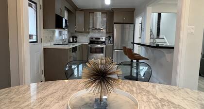 Entire Upper Suite. Newtonbrook Updated Suite.