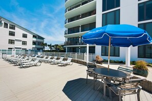 Outdoor dining - COMPLETELY UPDATED! BREATHTAKING GULF FRONT! LARGE POOL! (Panama City Beach)