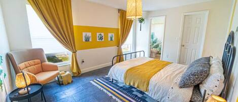 3 bedrooms, desk, travel crib, free WiFi