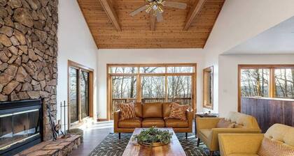 4 BR cabin mins to trails & breweries pets welcome