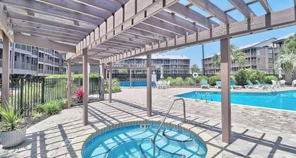 Beach & Nightlife 3BR/2.5 BA service dog friendly