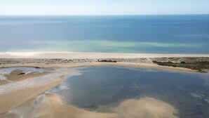 Beach nearby - LV Premier FU1 heated pool, AC, garden, sea view (Moncarapacho)