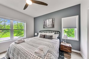 4 bedrooms, iron/ironing board, free WiFi, bed sheets