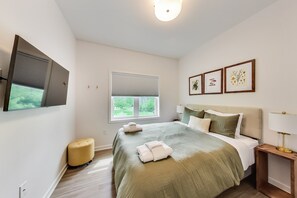 4 bedrooms, iron/ironing board, free WiFi, bed sheets
